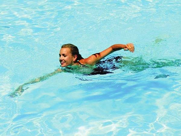 Những lợi ích của bơi lội khiến bạn muốn đi bơi ngay